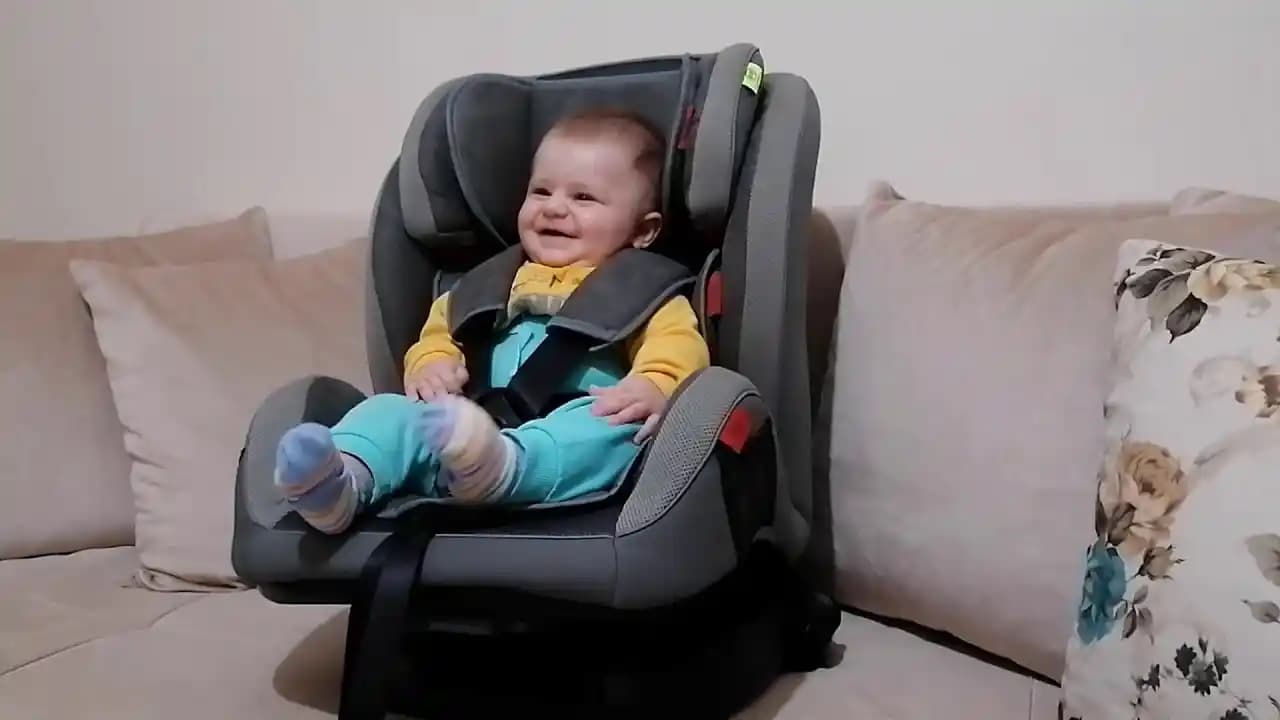 Çocuk Oto Koltuğu Seçiminde Güvenlik ve Kolay Montaj Özellikleri