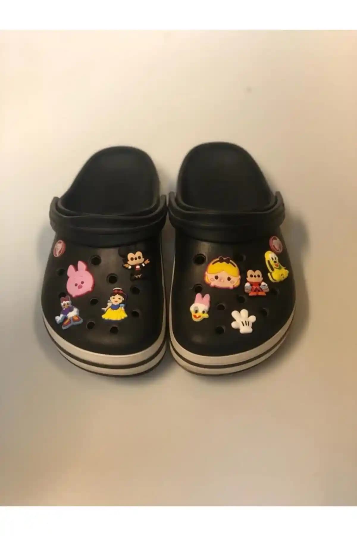 Çocuklar İçin Crocs Terlik Süsleri Setleri: Renkli ve Güvenli Moda Dokunuşları