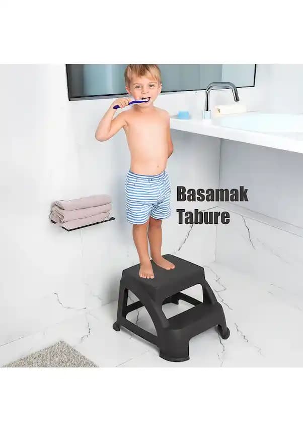 Çocuklar İçin Ergonomik ve Pratik Tabure Seçimi: Güvenlik ve Konforun Önemi