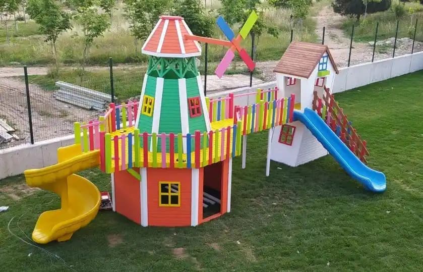 Çocuklar İçin Güvenli ve Dayanıklı Dış Mekan Oyun Setleri Seçenekleri