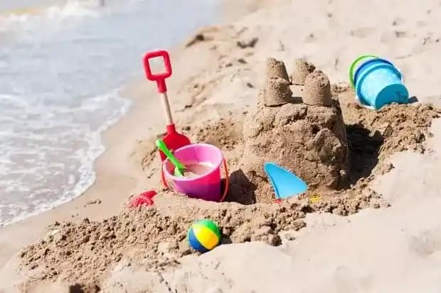 Çocuklar İçin Güvenli ve Eğlenceli Plaj Oyunları Rehberi