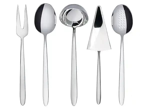 Çocuklar İçin Güvenli ve Kullanışlı 5 Parçalık Yemek Takımı Seçenekleri