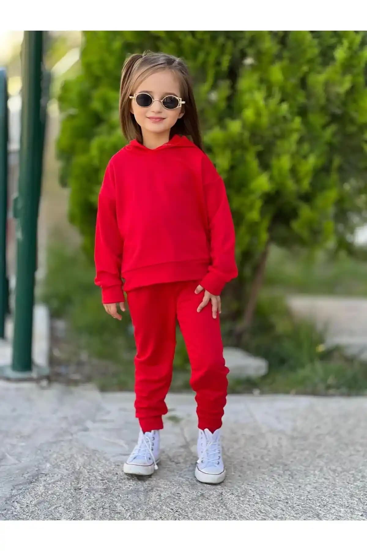 Çocuklar İçin Rahat ve Şık Sweat Pantolon Takımları Malzeme ve Tasarım Özellikleri