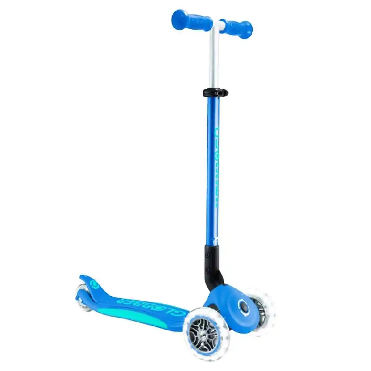 Globber Işıklı Lacivert Çocuk Scooter Modeli Güvenli ve Eğlenceli Sürüş Deneyimi