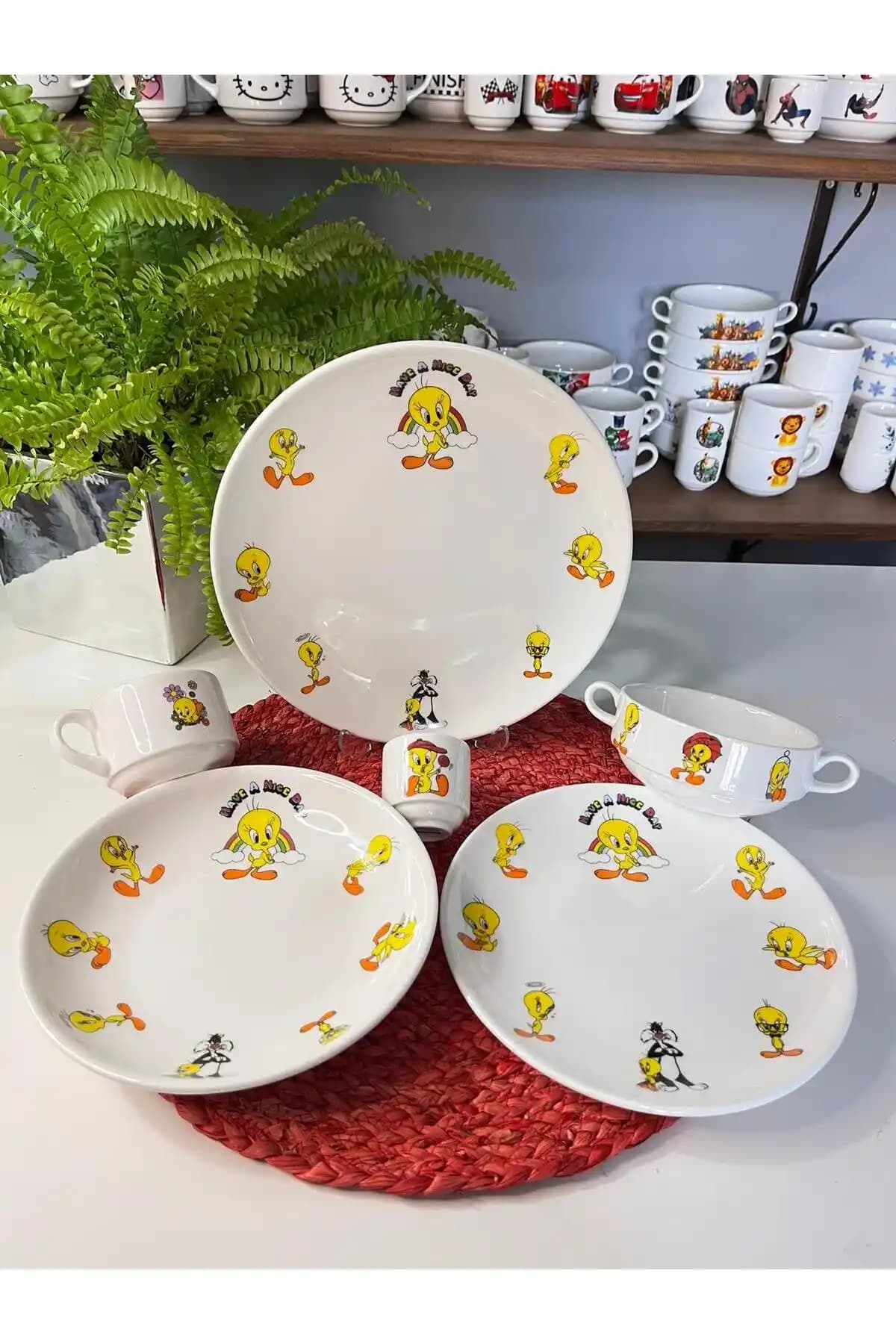 Önlüklü Bebek Beslenme Setleri: Güvenli ve Pratik Çözümlerle Sağlıklı Beslenme
