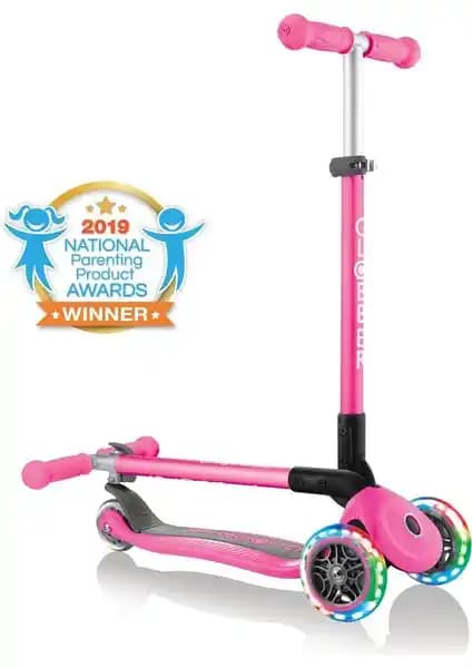 Globber Primo Lights ile Scoot and Ride Highwaykick 3 LED: Güvenlik ve Işık Özellikleri