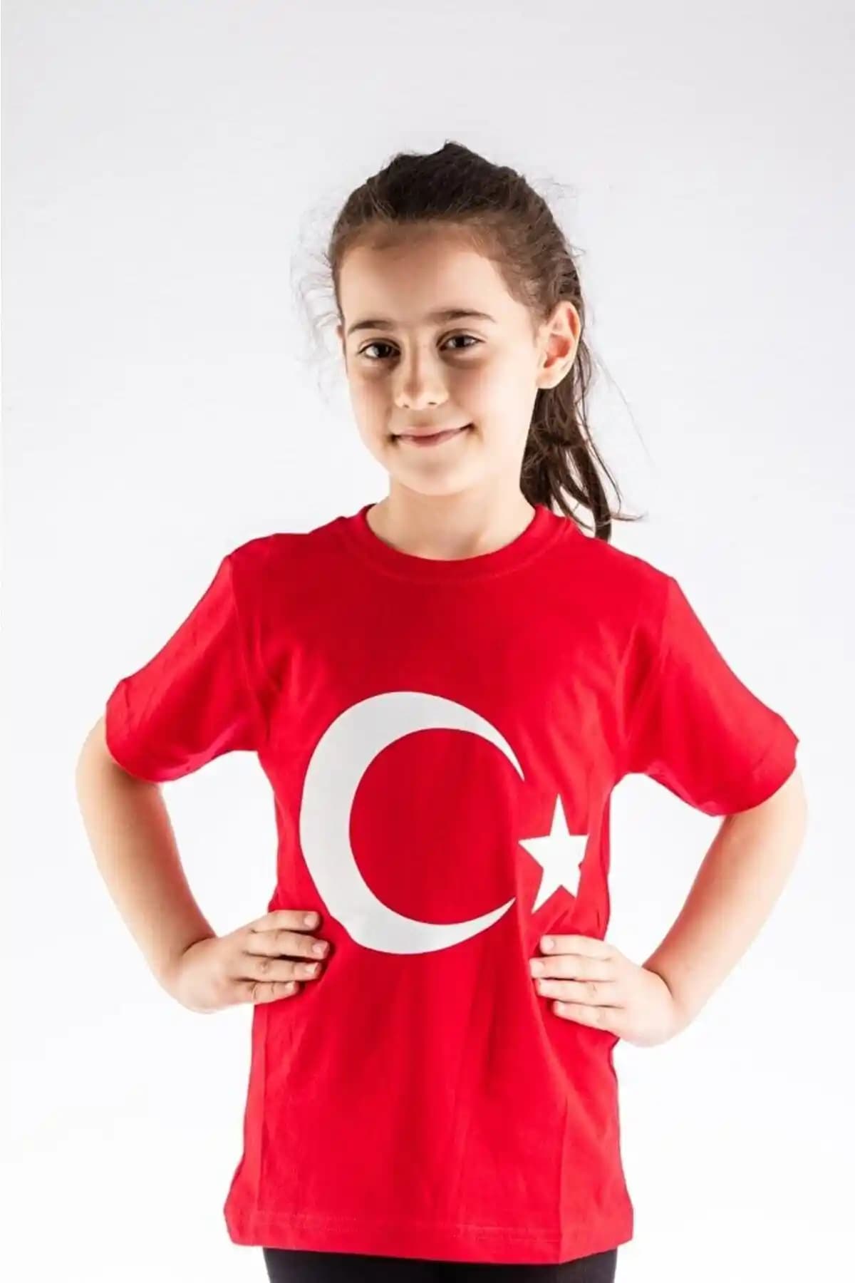 Genel Markalar 5-13 Yaş Unisex Kırmızı Çocuk Tişörtü Modern ve Rahat Tasarım