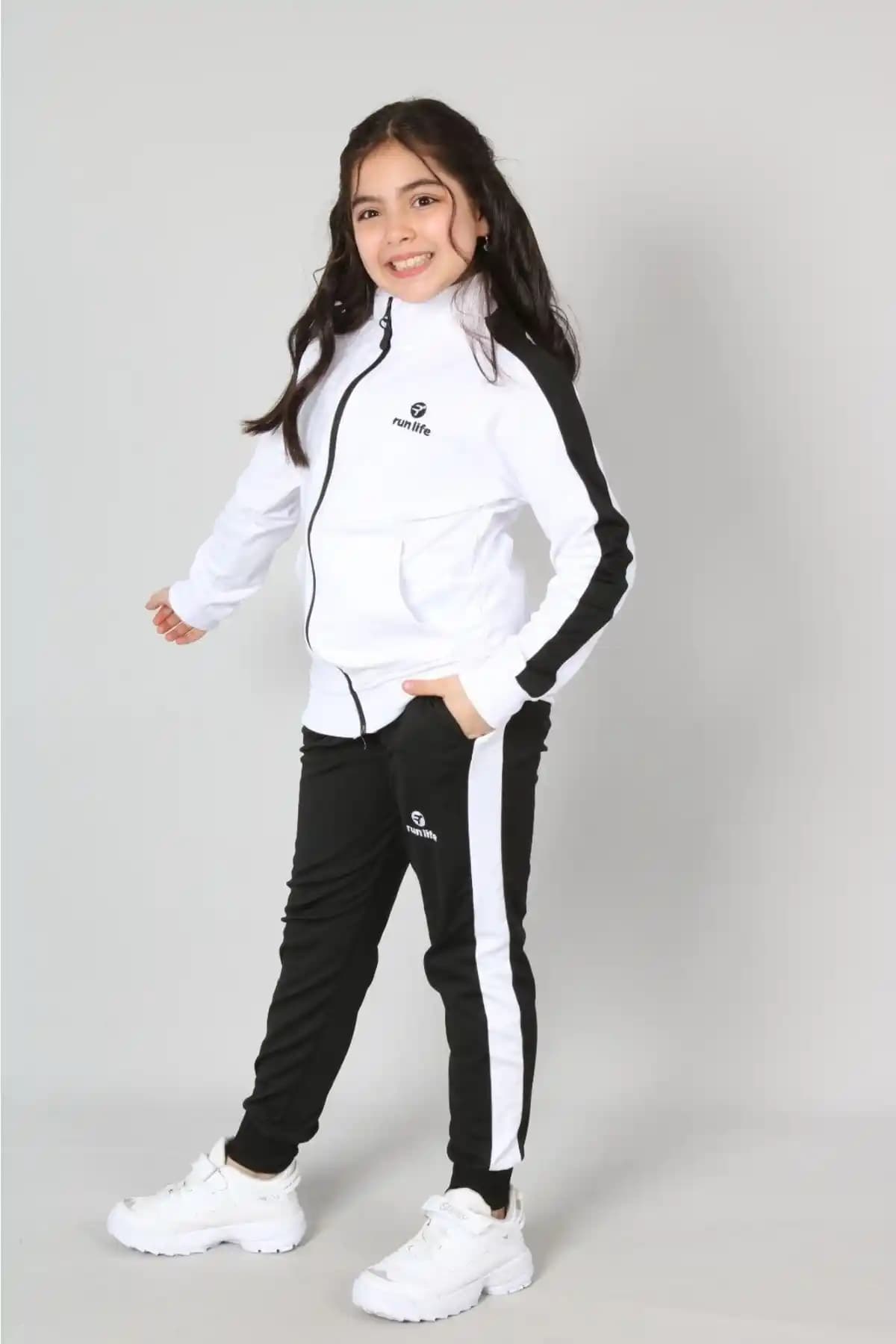 RUN LİFE Çocuk Eşofman Takımı: Konfor ve Şıklığın Modern Tasarımı ve Dayanıklılığı