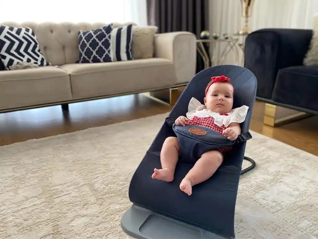 Bebek Ana Kucağı Seçim Rehberi: Günlük Kullanımda Güvenlik ve Konforun Önemi