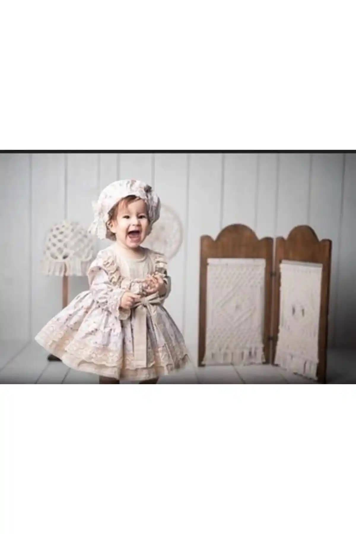 Hly Karol Vintage Çiçekli Elbise Çocuklar İçin Şık ve Rahat Tasarım
