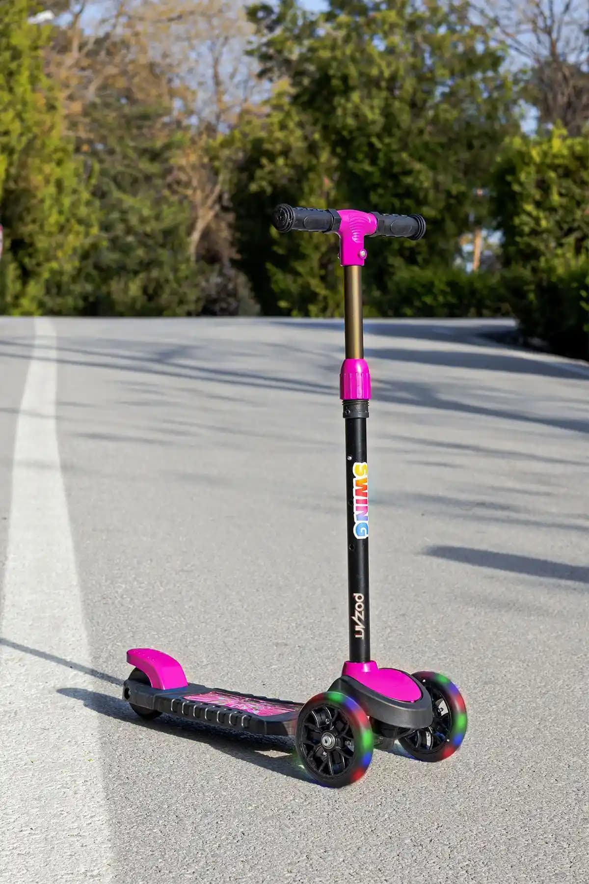 Pozart Swing Çocuk Scooterı Güvenli ve Eğlenceli Tasarımıyla Öne Çıkıyor